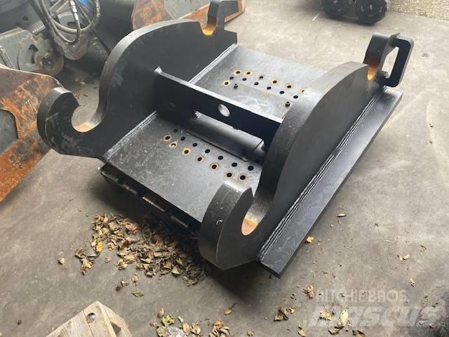 CAT CW70 kopplaat Markolók