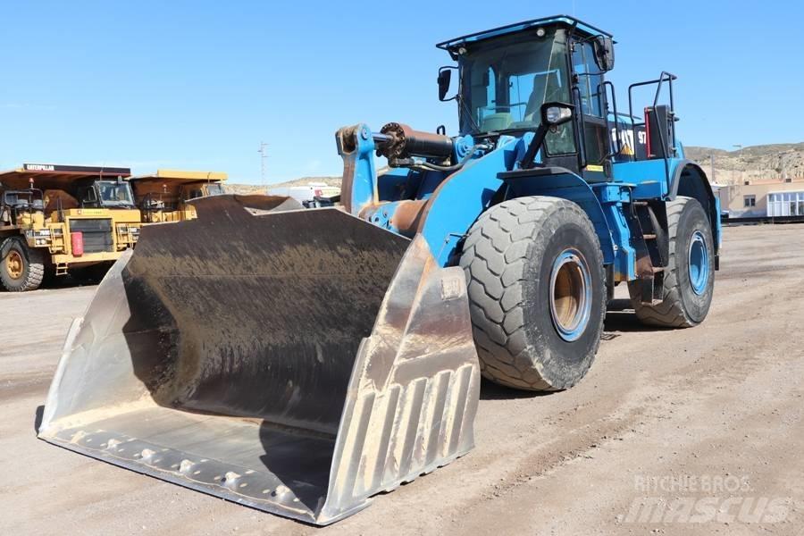 CAT 972 M Gumikerekes homlokrakodók