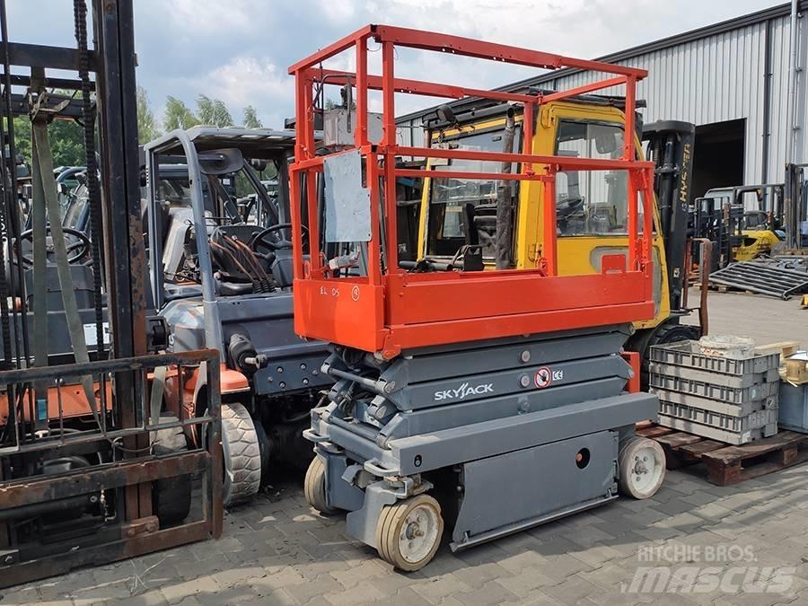 SkyJack SJ 3219 Ollós emelők