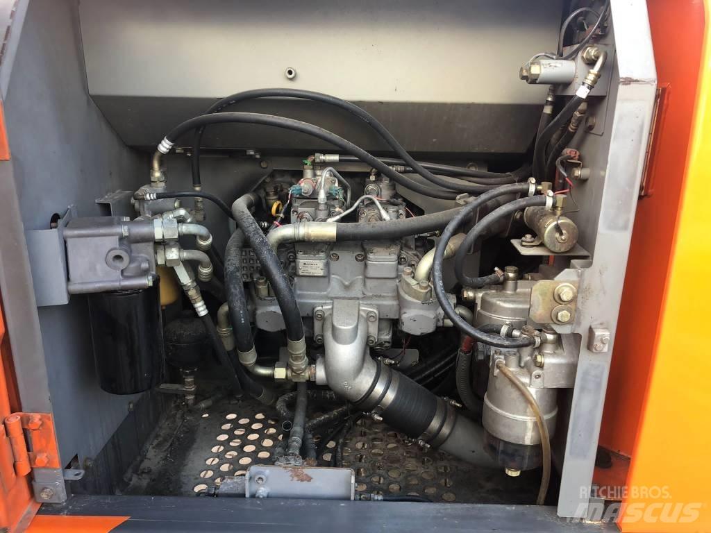 Hitachi ZX 210 LC-3 Lánctalpas kotrók