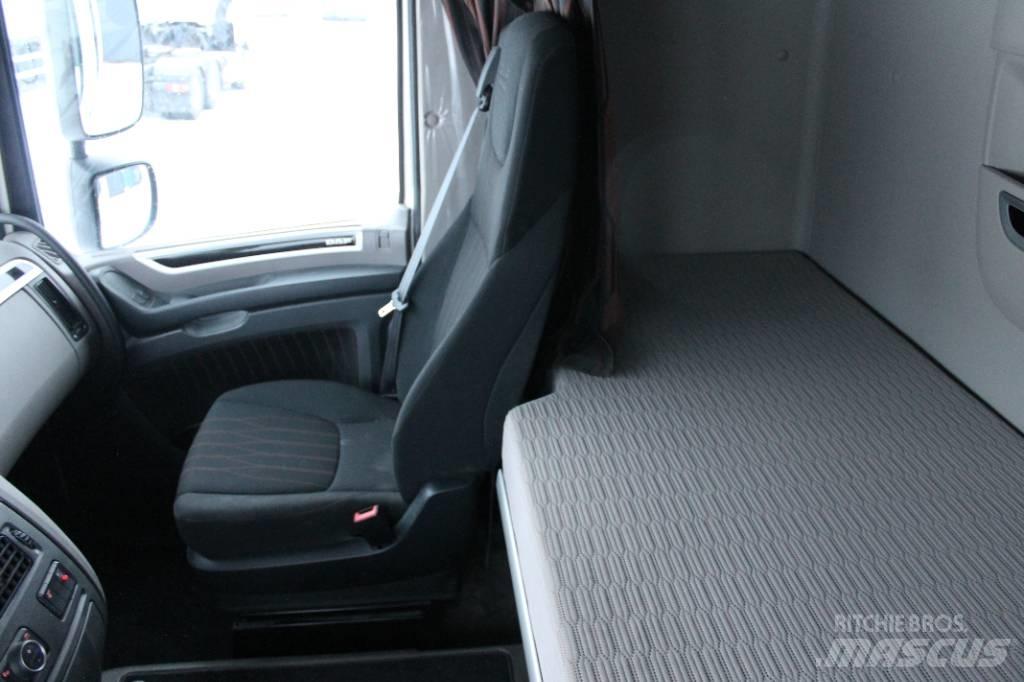 DAF XF530 6X4 FTT Nyergesvontatók