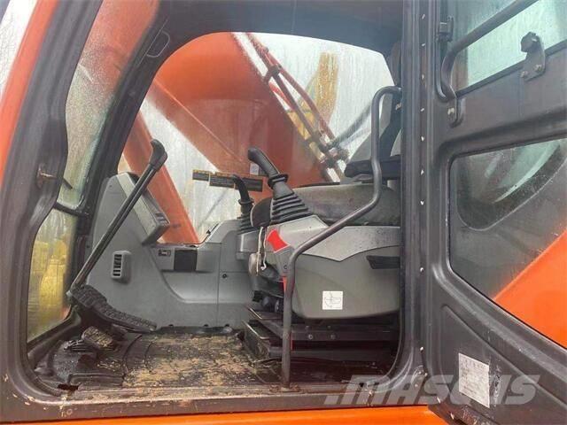 Doosan DX300 Lánctalpas kotrók