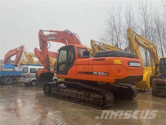 Doosan DX300 Lánctalpas kotrók