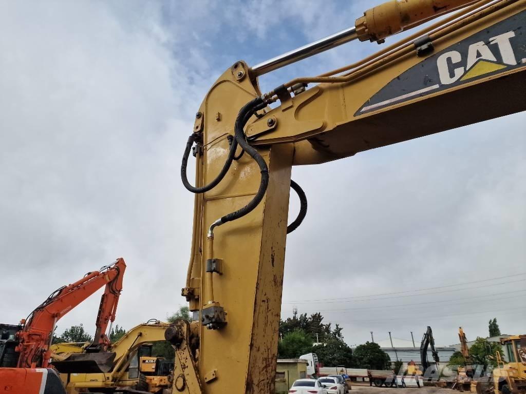 CAT 318 B L Lánctalpas kotrók