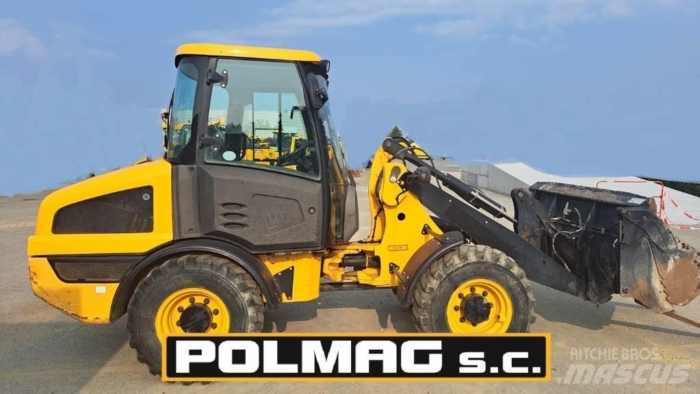 JCB 406 Gumikerekes homlokrakodók