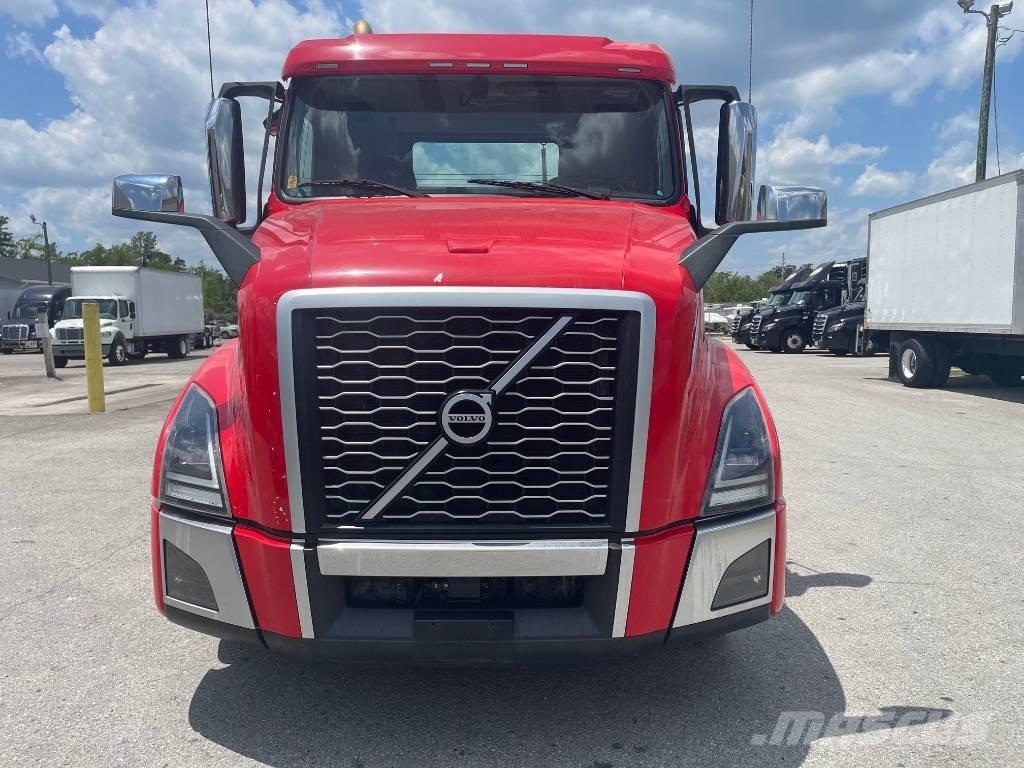 Volvo VNL64T300 Nyergesvontatók