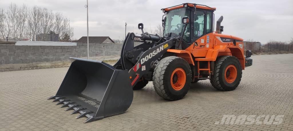Doosan DL 280-5 Gumikerekes homlokrakodók