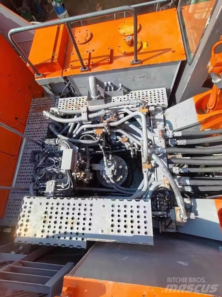 Hitachi EX 1200 Lánctalpas kotrók