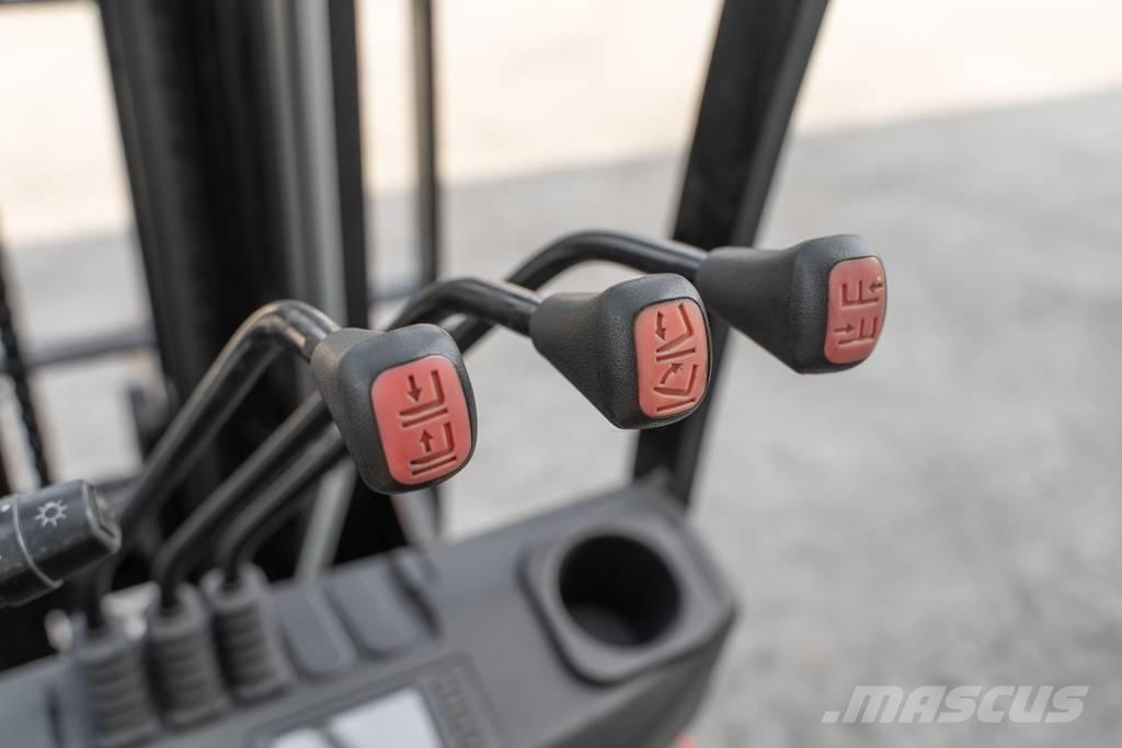 Manitou MI 25 D Dízel targoncák