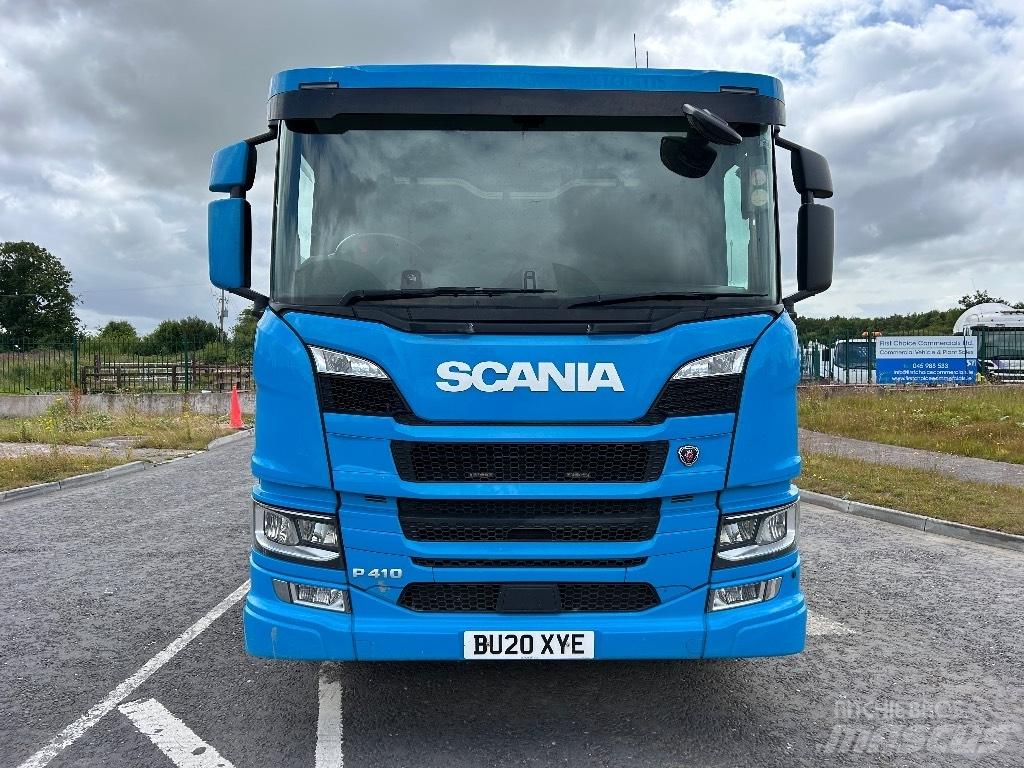 Scania P 410 Platós/Csörlős teherautók