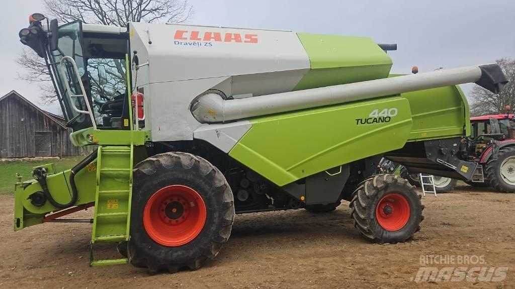 CLAAS Tucano 440 Kombájnok