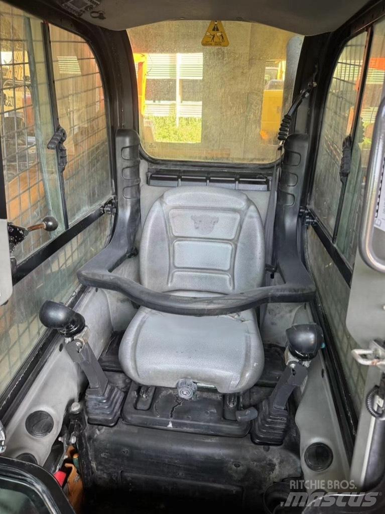 CASE SR 200 Kompaktrakodók