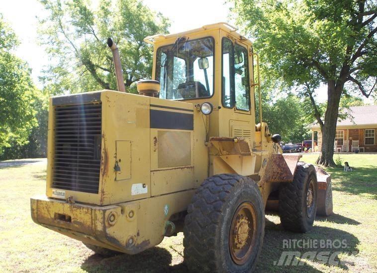 CAT 926 E Gumikerekes homlokrakodók
