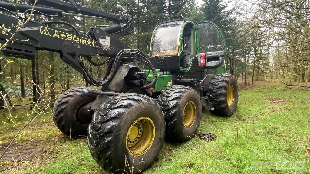 John Deere 1470 E Betakarítók