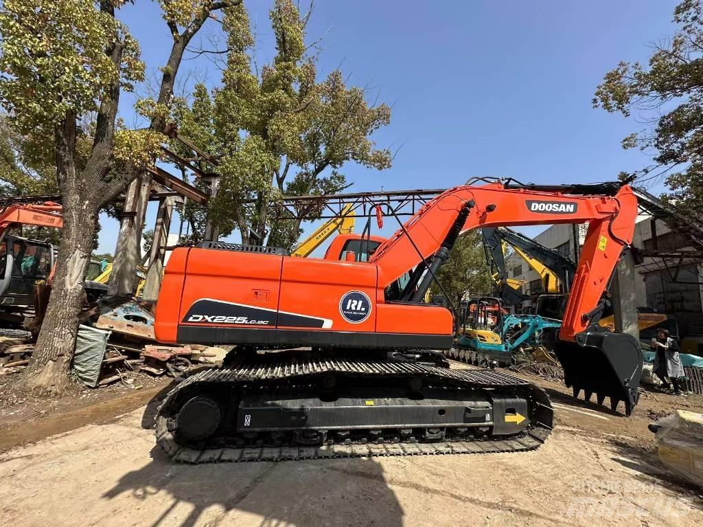 Doosan DX 225 LC-9 Lánctalpas kotrók