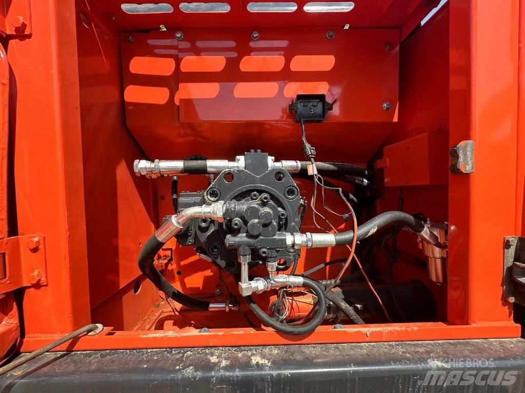 Doosan DX 225 LC-9 Lánctalpas kotrók