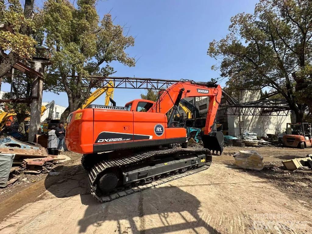 Doosan DX 225 LC-9 Lánctalpas kotrók