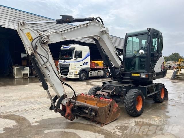 Bobcat E 57 W Gumikerekes kotrók