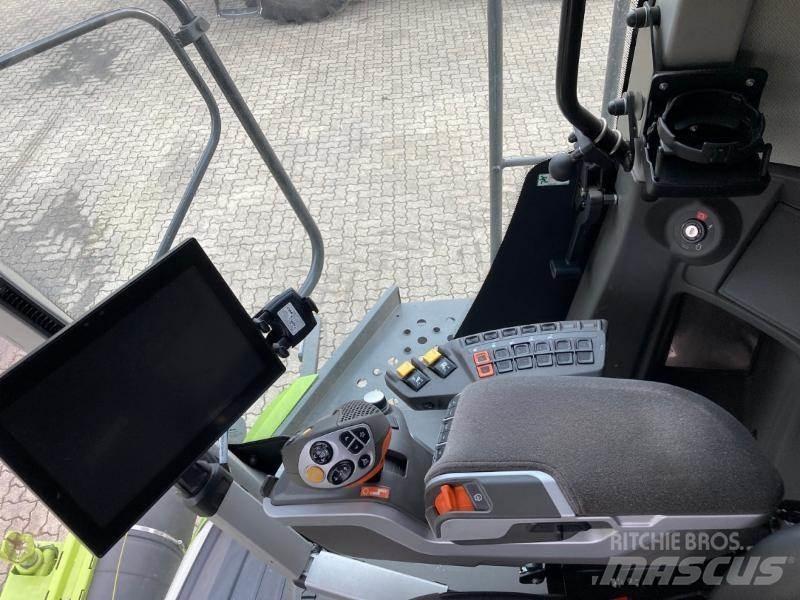 CLAAS LEXION 5300 Kombájnok