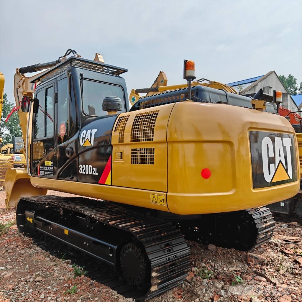 CAT 320D2L Lánctalpas kotrók