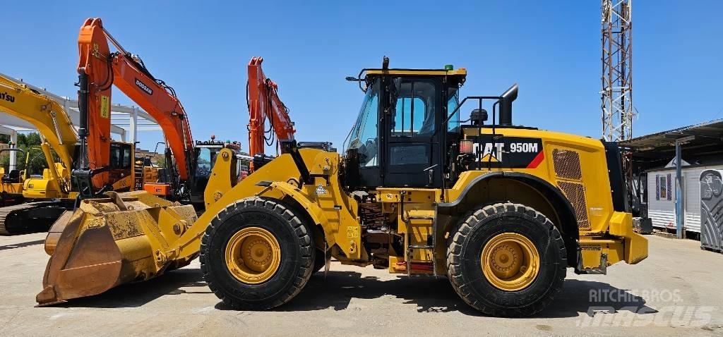 CAT 950 Gumikerekes homlokrakodók