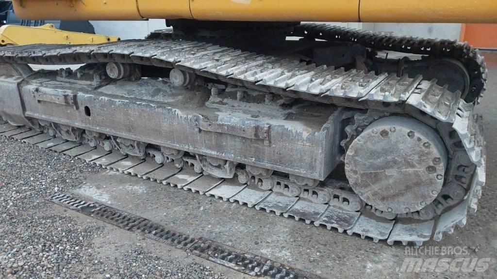 Komatsu PC450HRD-7E0 Bontásra használt kotrók