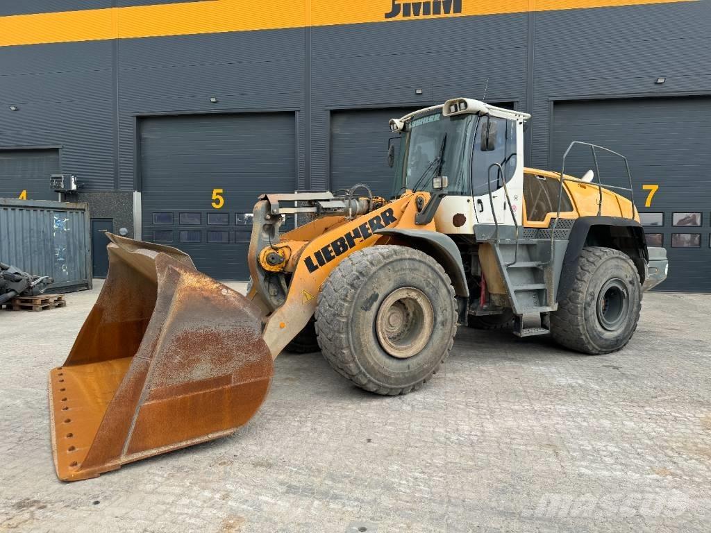 Liebherr L580 Gumikerekes homlokrakodók
