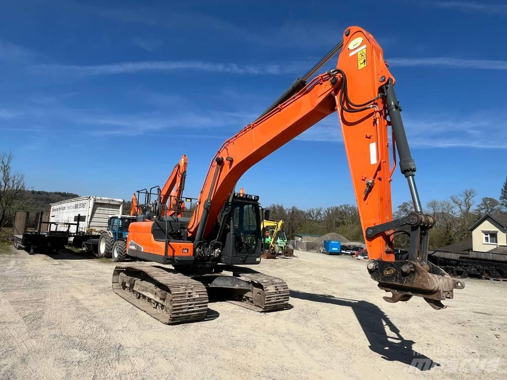 Doosan DX 225 Lánctalpas kotrók