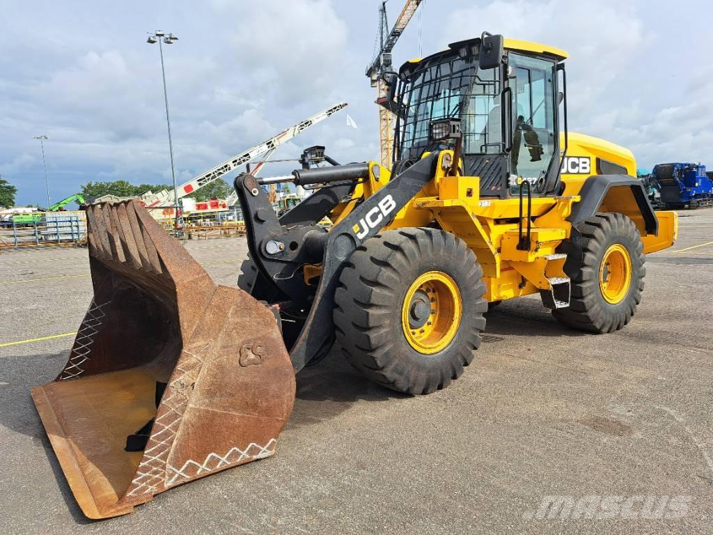 JCB 427 ZX Gumikerekes homlokrakodók