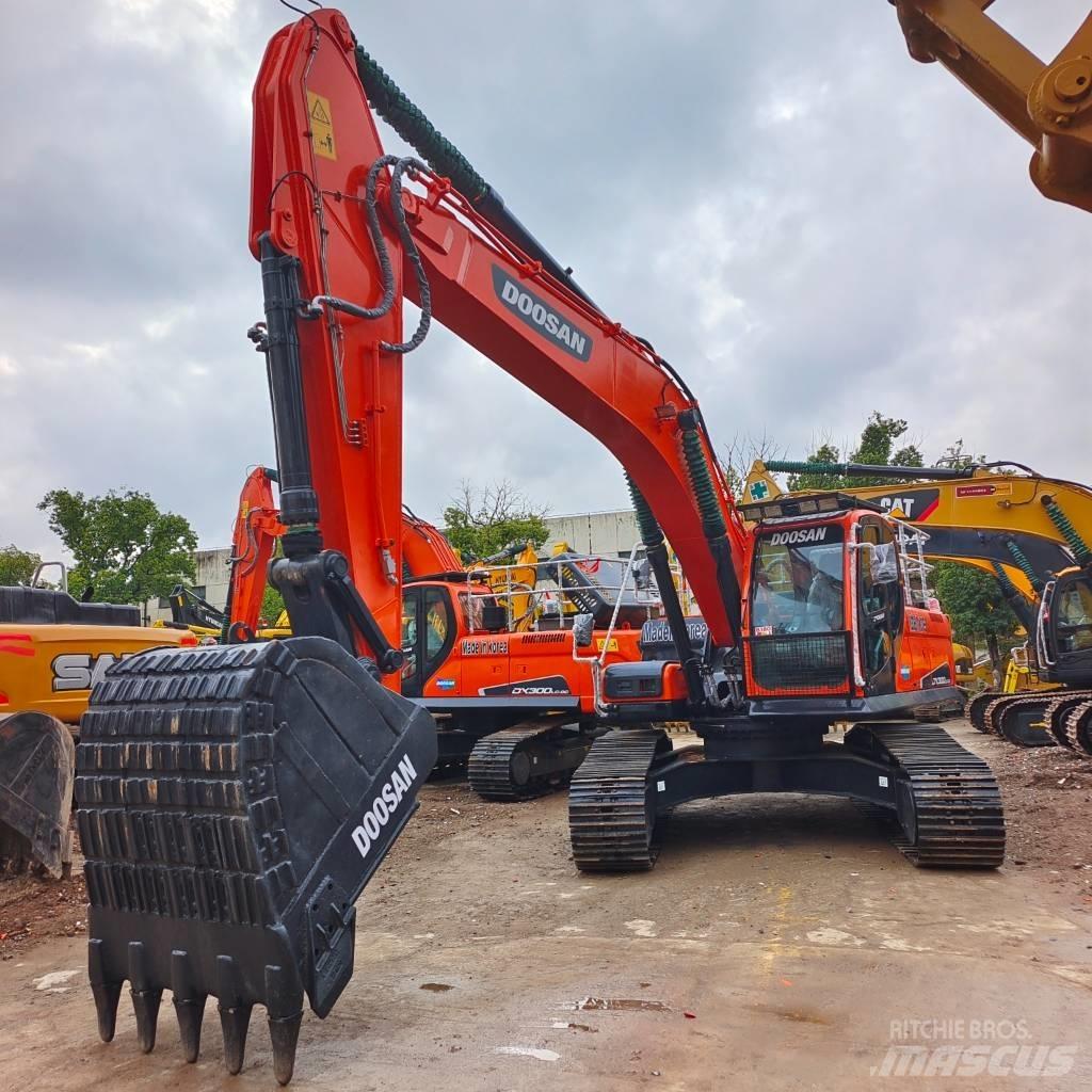Doosan DX 300 LC Lánctalpas kotrók