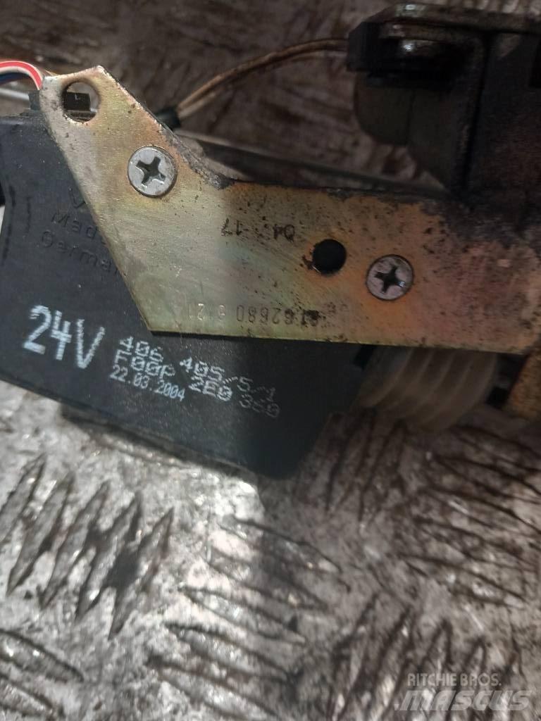 MAN TGA 81626806121 Vezetőfülke és belső tartozékok