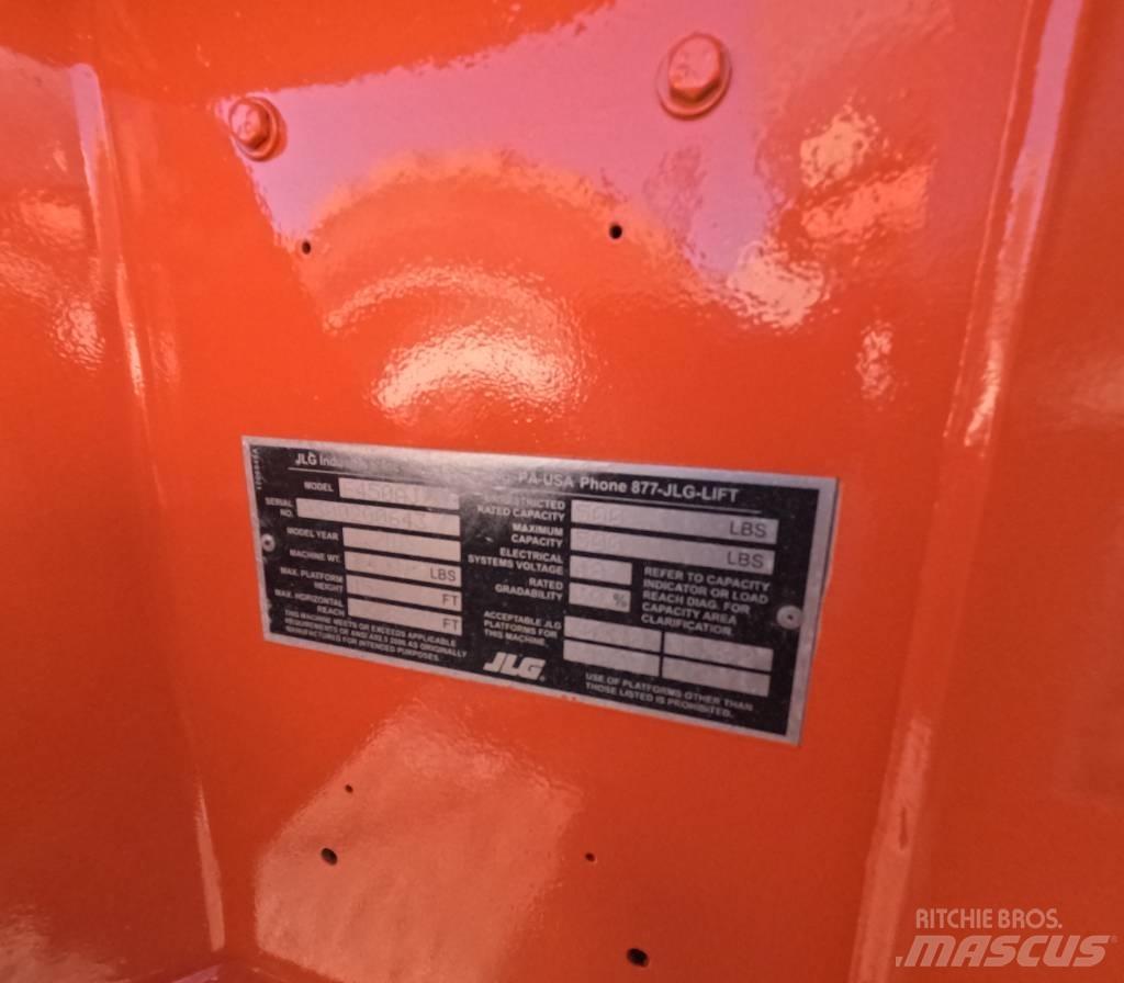 JLG E 450 AJ Karos emelők