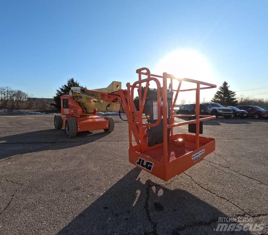 JLG E 450 AJ Karos emelők