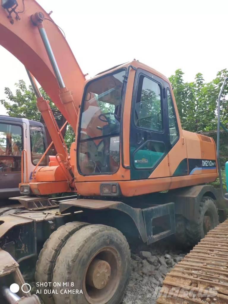 Doosan DH210W-7 Gumikerekes kotrók