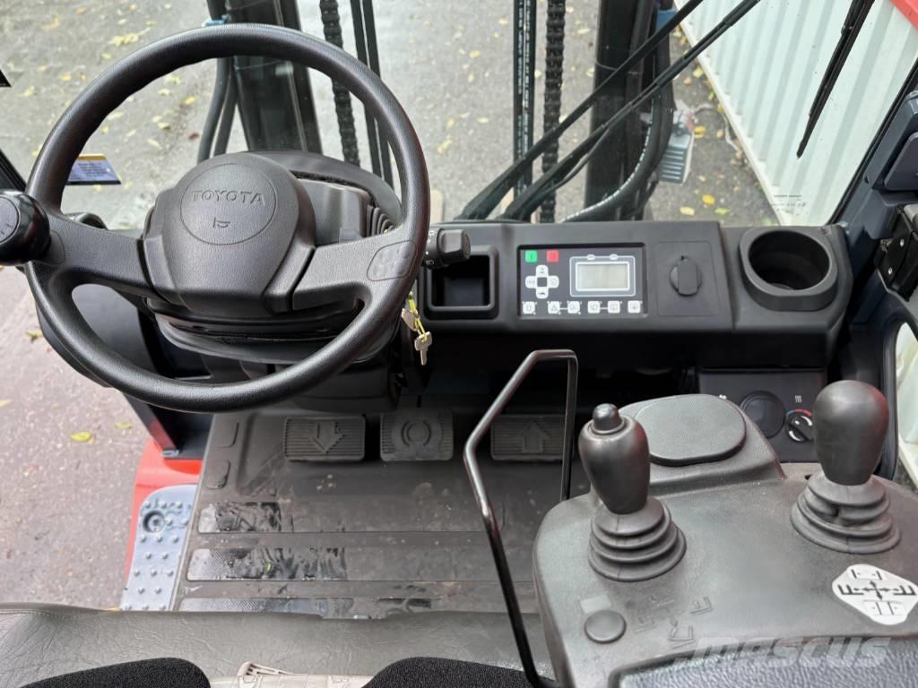Toyota 8 FBMT 30 Elektromos targoncák