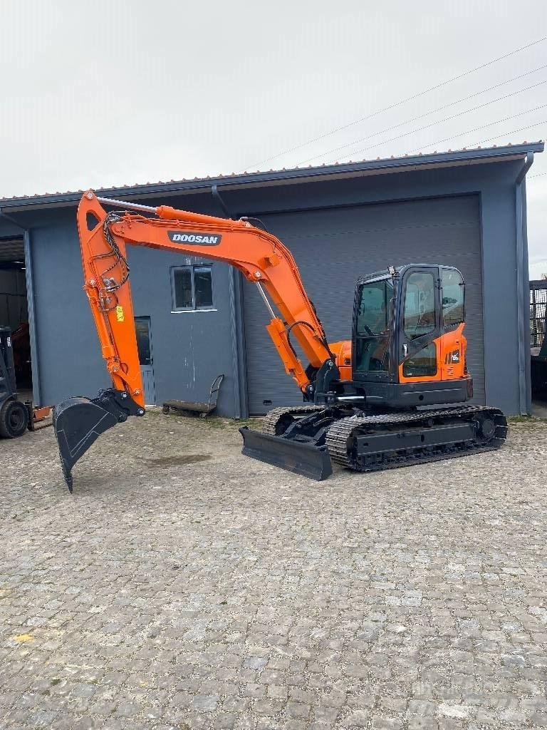 Doosan DX 85 R-3 Közepes (midi) kotrók 7 t - 12 t