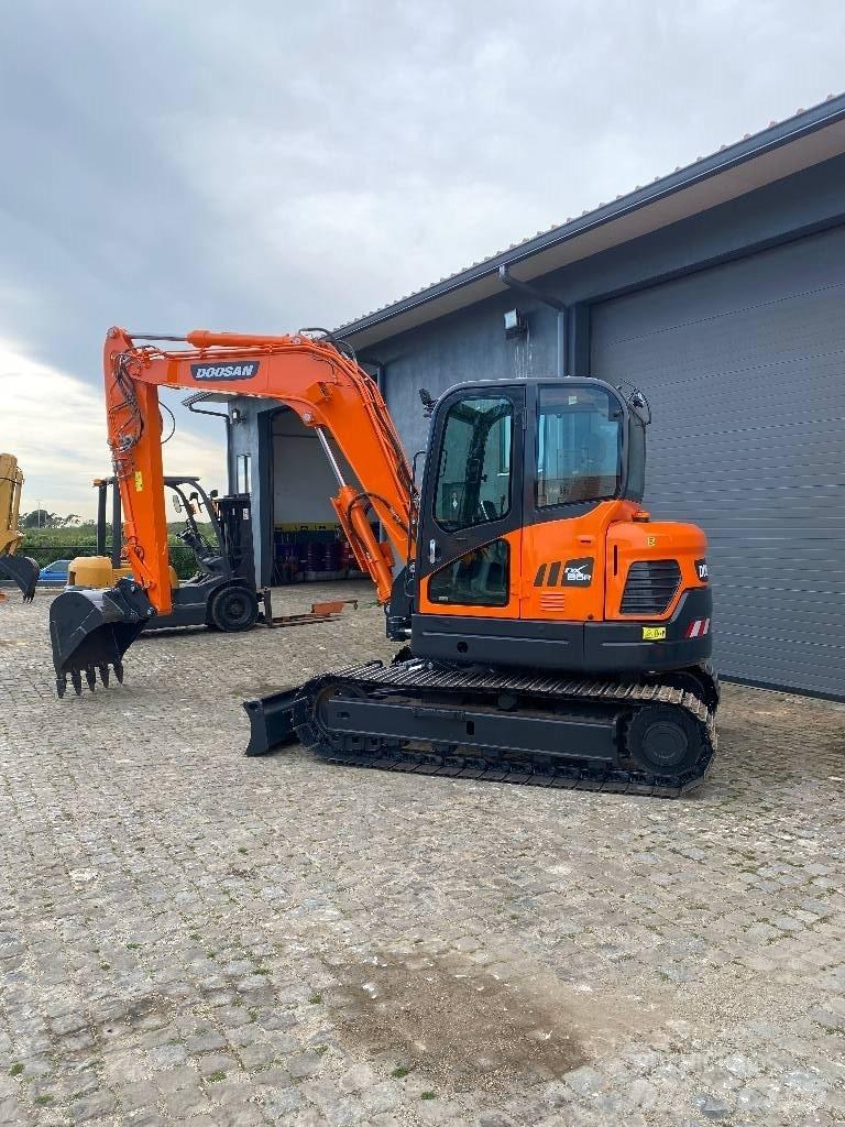 Doosan DX 85 R-3 Közepes (midi) kotrók 7 t - 12 t