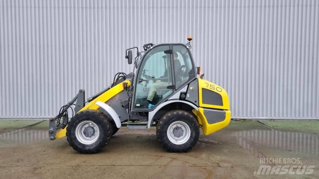 Kramer Allrad 750 Gumikerekes homlokrakodók