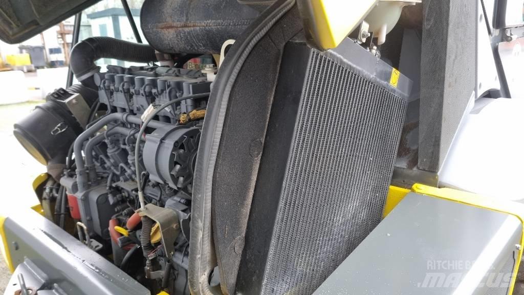 Kramer Allrad 750 Gumikerekes homlokrakodók