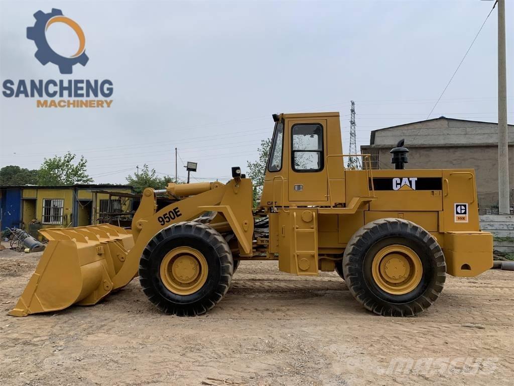 CAT 950E Gumikerekes homlokrakodók