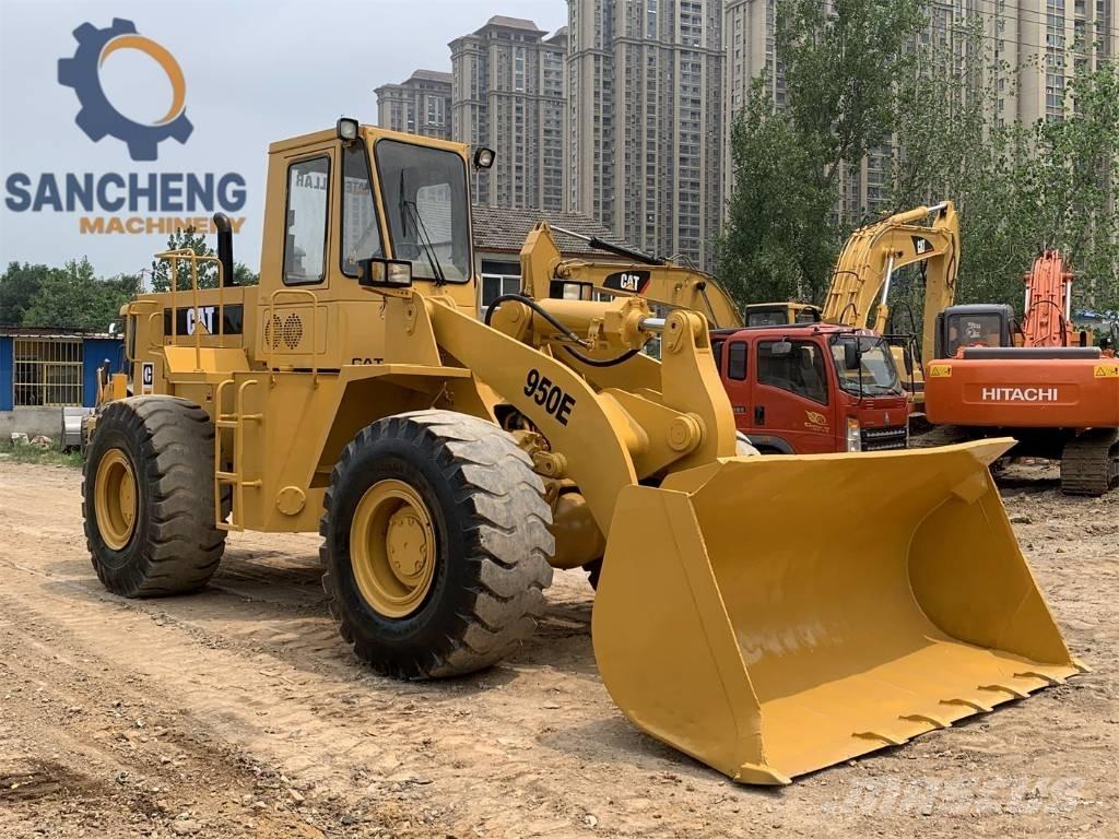 CAT 950E Gumikerekes homlokrakodók