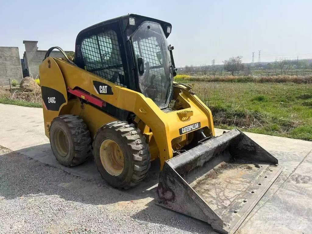 CAT 246 C Kompaktrakodók