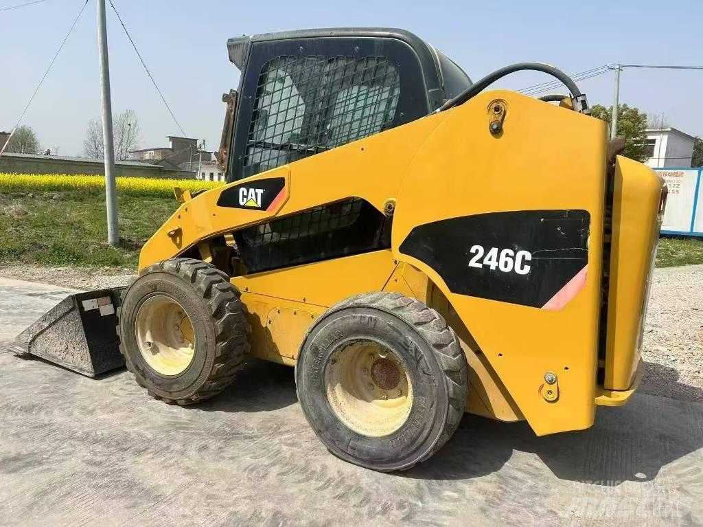 CAT 246 C Kompaktrakodók