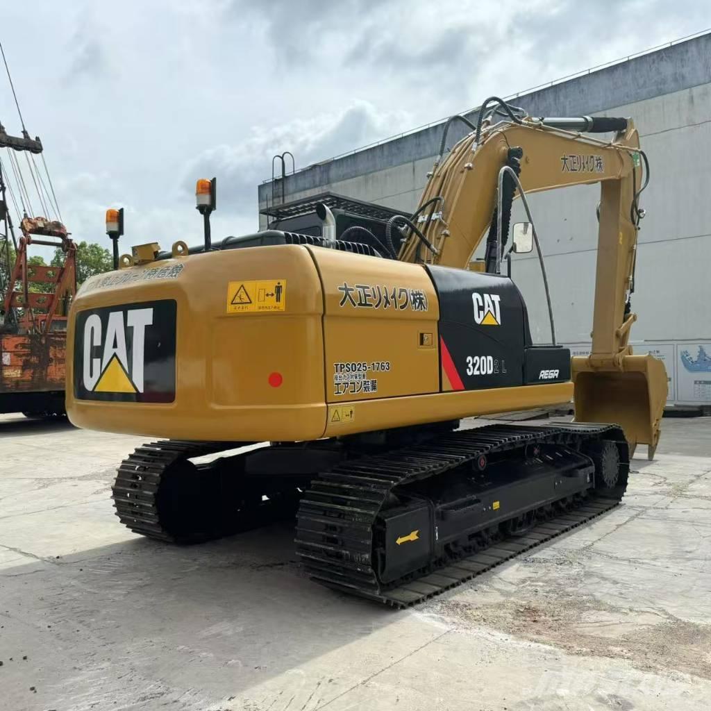 CAT 320D2 Lánctalpas kotrók