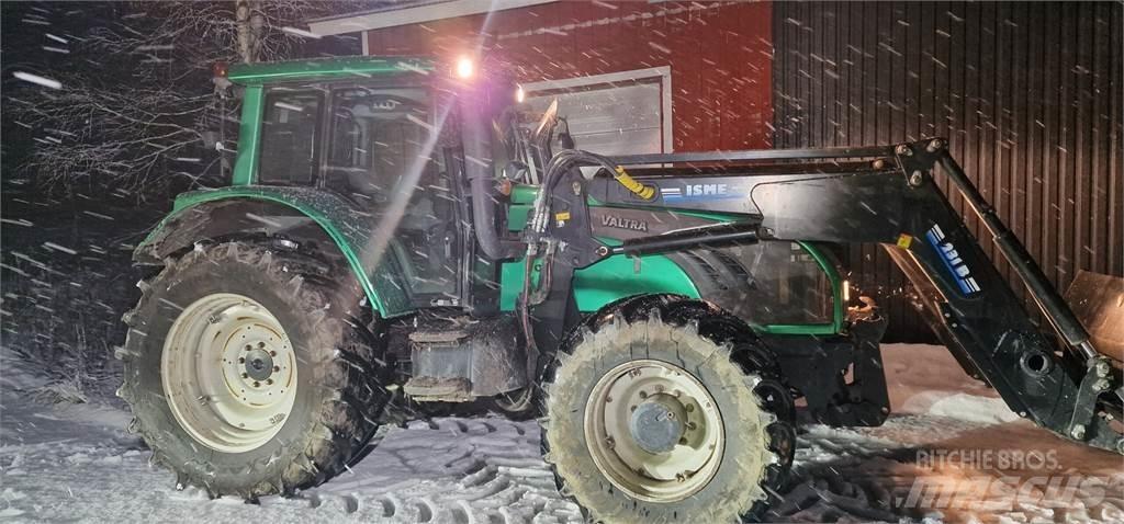 Valtra T182 Traktorok