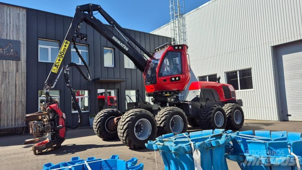 Komatsu 931 XC Betakarítók