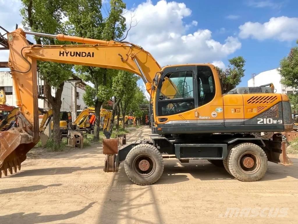 Hyundai R210W-9 Gumikerekes kotrók