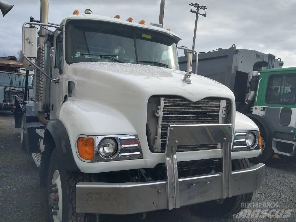 Mack CV 713 Hulladék szállítók