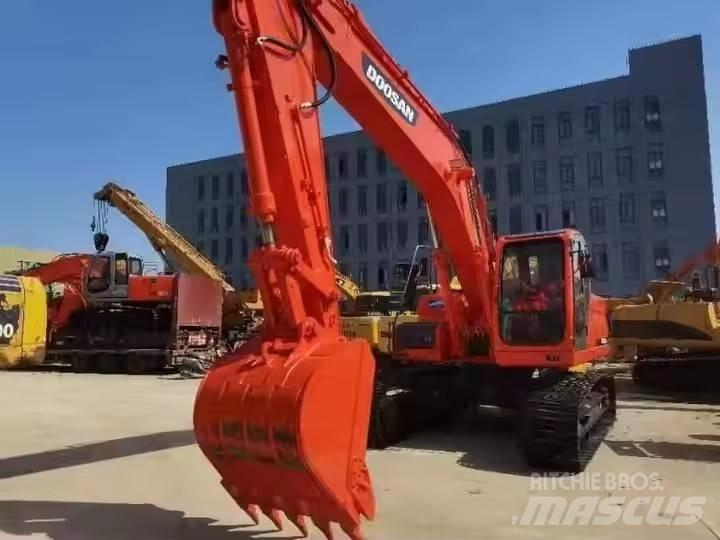 Doosan DX225LC Lánctalpas kotrók