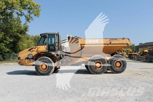 CASE 330B Csuklósdömperek